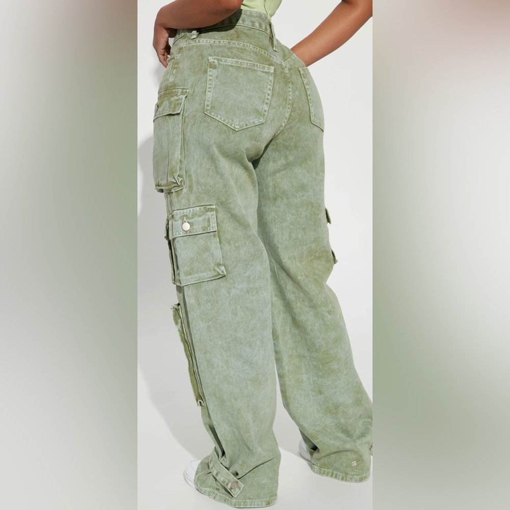 Fashion Nova Light Green Cargo Pants - Picture 3 of 3